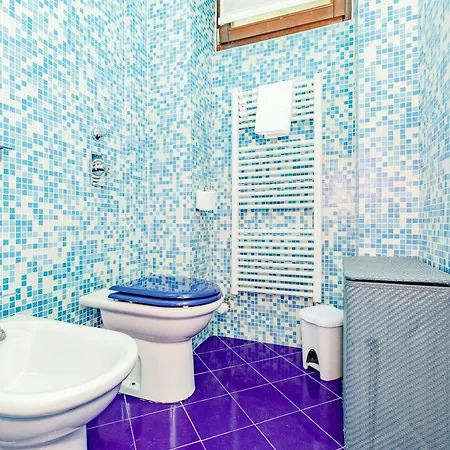 Stylish Near Duomo, Near Metro, Balcony Apartment *