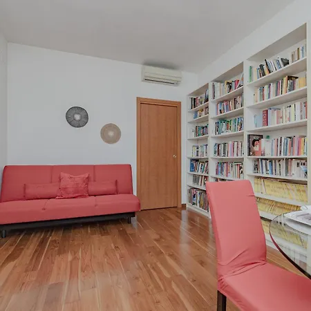 Apartment Stylish Near Duomo, Near Metro, Balcony Mailand